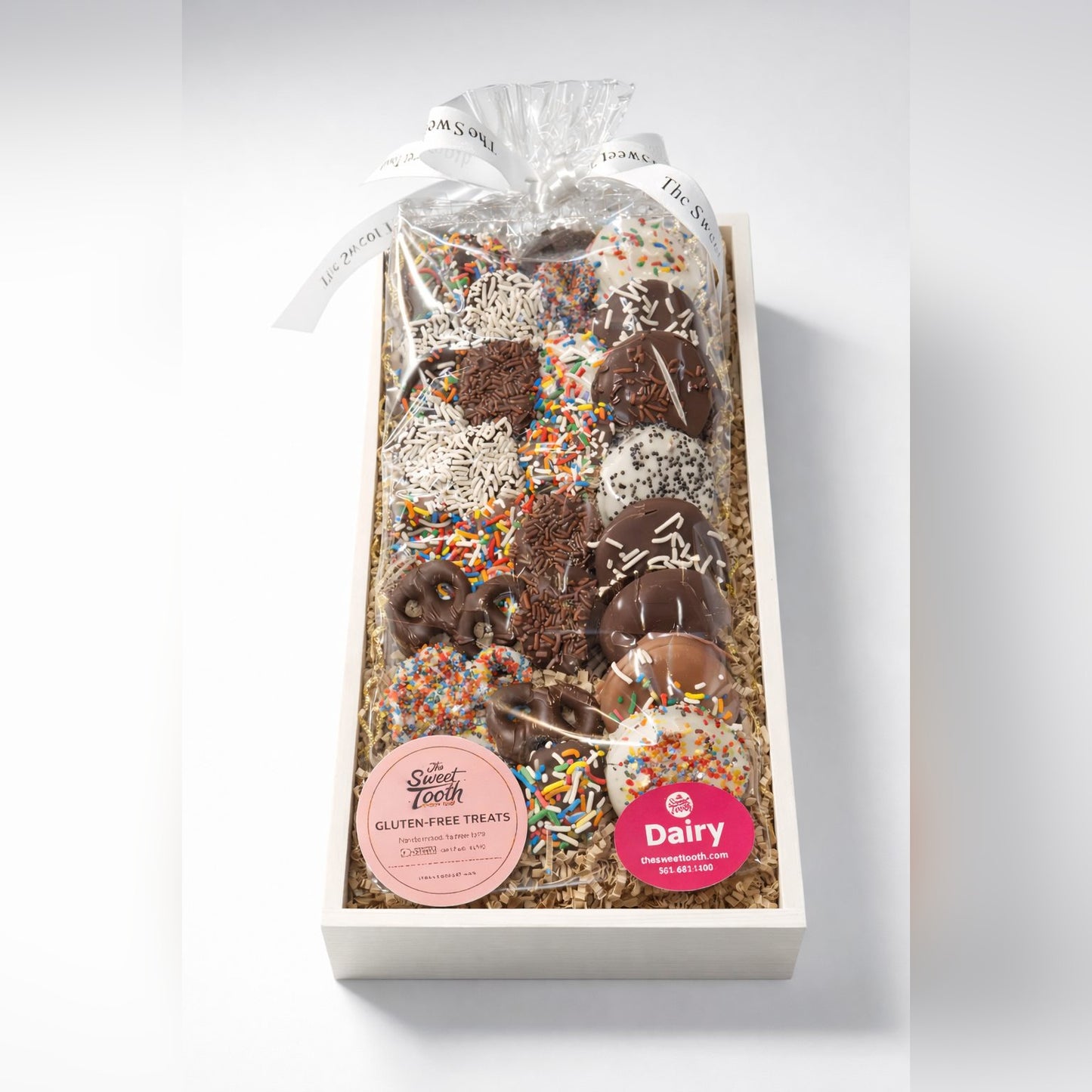 Gluten-Free Oreo & Pretzels Wood Tray